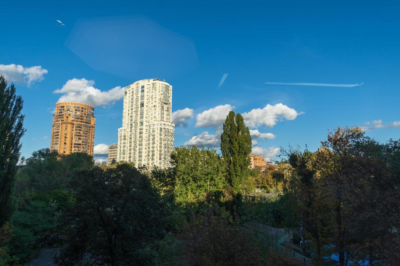 Luxury Apartments Arena Guliver Kiev Esterno foto