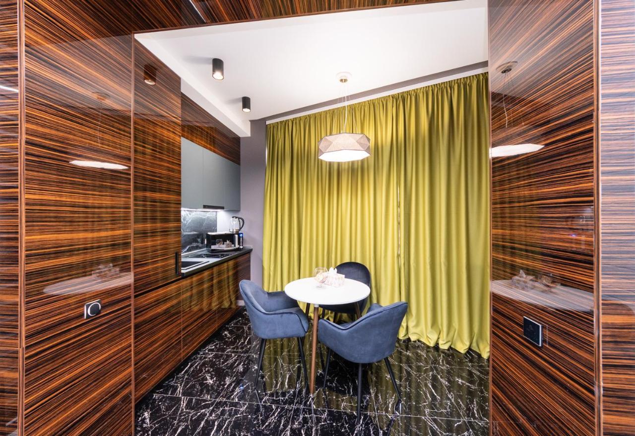 Luxury Apartments Arena Guliver Kiev Esterno foto