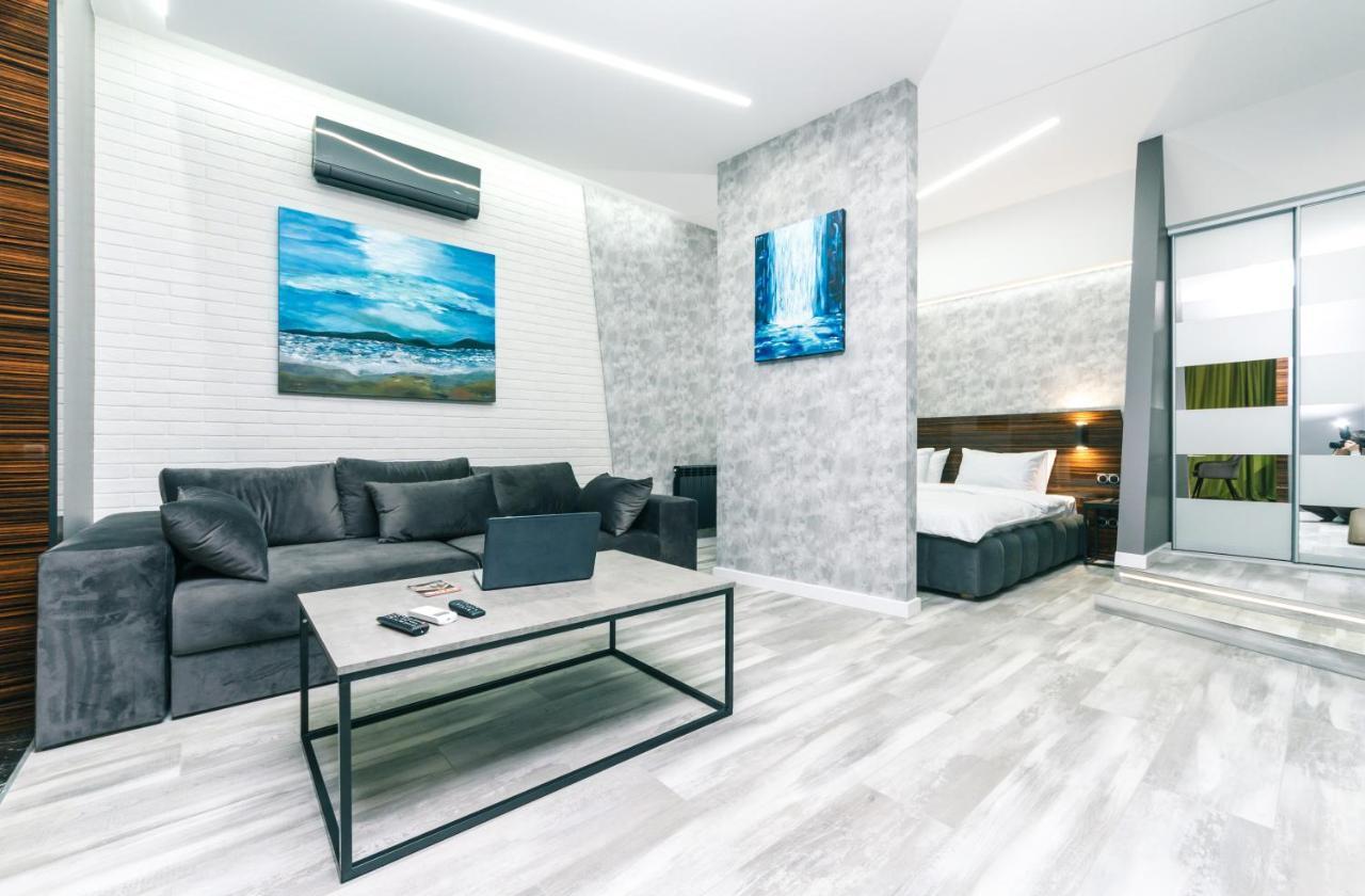 Luxury Apartments Arena Guliver Kiev Esterno foto