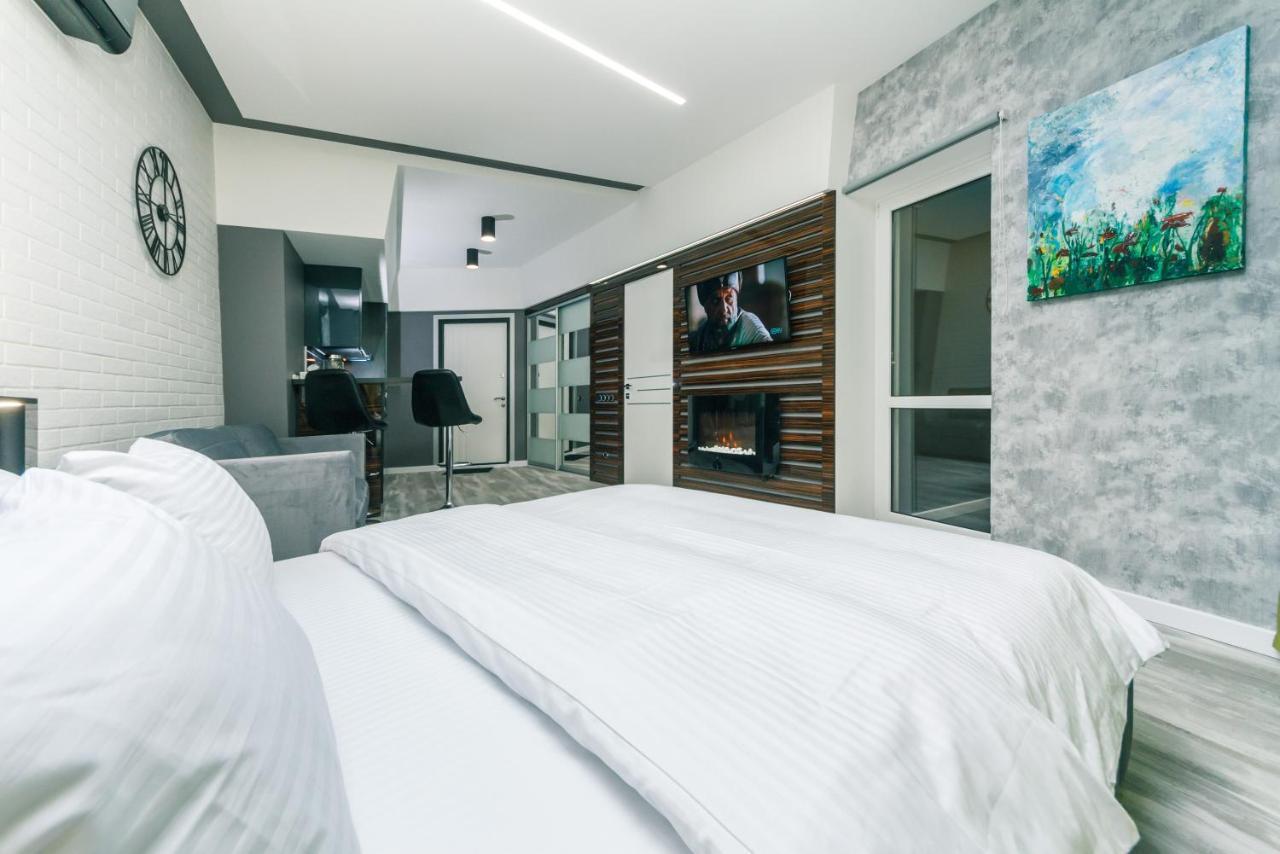 Luxury Apartments Arena Guliver Kiev Esterno foto